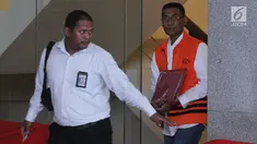 Bupati Kudus Muhammad Tamzil usai menjalani pemeriksaan oleh penyidik di Gedung KPK, Jakarta, Rabu (21/8/2019). Muhammad Tamzil diperiksa sebagai tersangka terkait dugaan suap pengisian jabatan perangkat daerah Kabupaten Kudus tahun 2019. (merdeka.com/Dwi Narwoko)