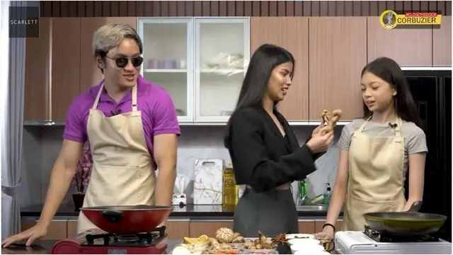 6 Momen Sabrina Chairunnisa Masak Bareng Azka Corbuzier dan Nada Tarina, Kompak