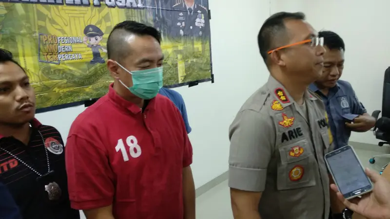 Tersangka penodongan dengan senjata api di Jalan Alaydrus, Gambir. Sabtu (15/6/2019). (Merdeka.com/ Ahda Baihaqi)