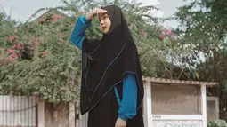 Kecantikan Lindswell saat mengenakan hijab begitu terpancar. Banyak warganet pula yang memuji kecantikan Lindswell setelah mengenakan hijab. (Liputan6.com/IG/@lindswell_k)