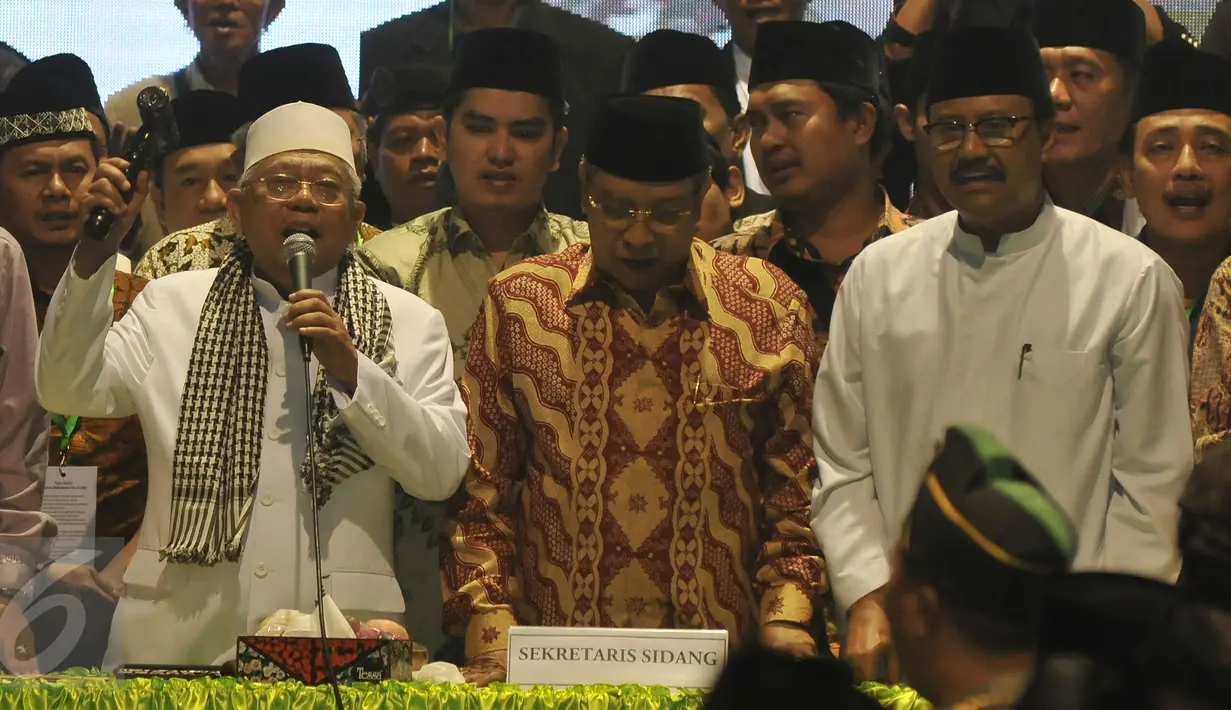 Rois Am PBNU terpilih, KH Ma'ruf Amin (kiri), Ketua PBNU terpilih, KH. Said Aqil Siradj (tengah) dan Ketua Panitia Daerah Muktamar NU ke-33 Saifullah Yusuf saat penutupan Muktamar NU di Jombang, Jawa Timur, Kamis (6/8/2015). (Liputan6.com/Johan Tallo)
