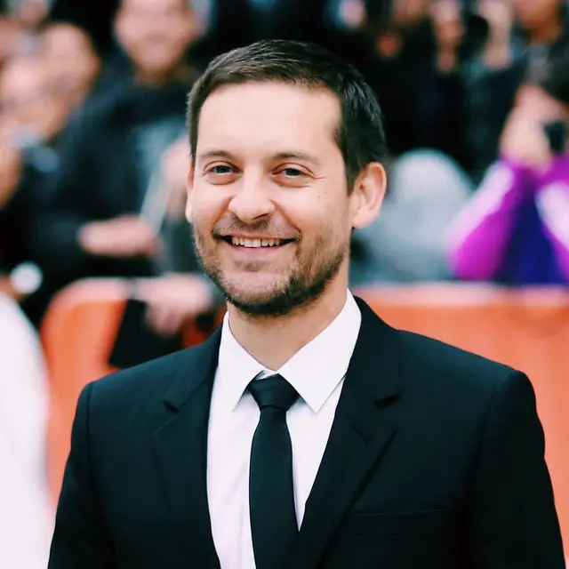 Ingat Tobey Maguire Pemeran Peter di Spider-Man 1? Ini 6 Potret Terbarunya