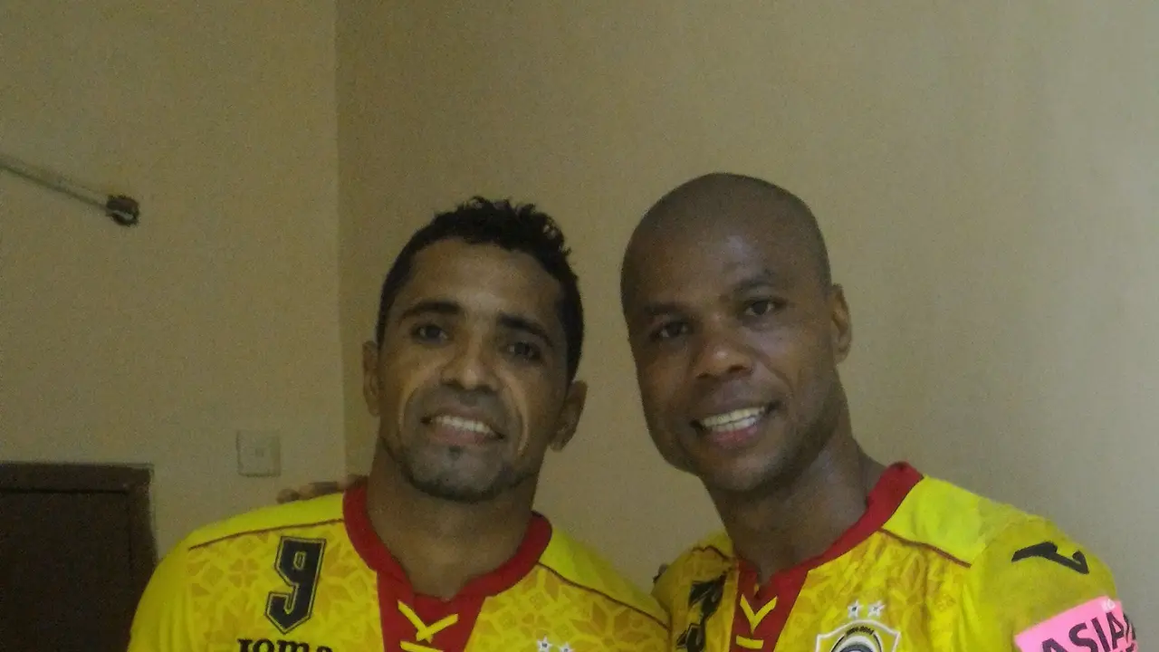 Alberto Goncalves dan Hilton Moreira