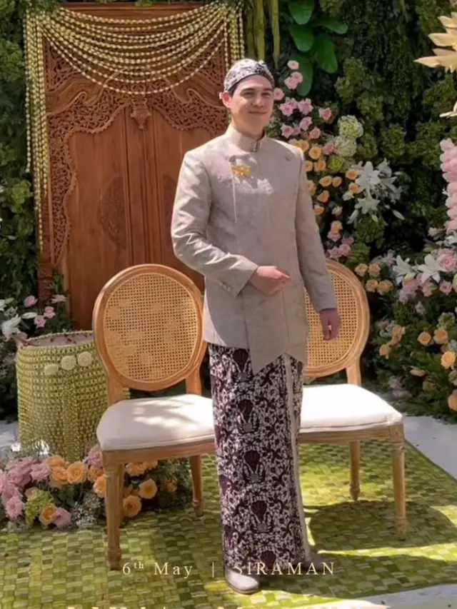 Potret Gagah Maxime Bouttier saat Siraman dan Sungkeman. [@bouttier_maxime]