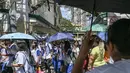 Suhu tinggi memaksa sekolah di hampir separuh Manila, Senin (3/3/2025) menghentikan kegiatan belajar mengajar. (Jam STA ROSA/AFP)