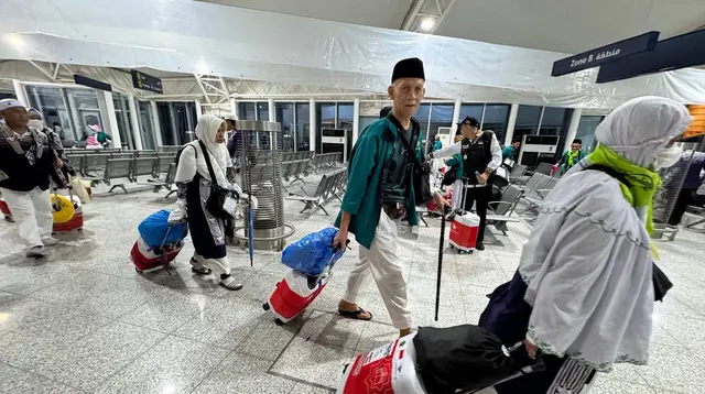 Jemaah haji Indonesia 2024 mulai dipulangkan secara bertahap ke Tanah Air melalui Bandara AMAA Madinah. (Foto: Humas Kemenag)