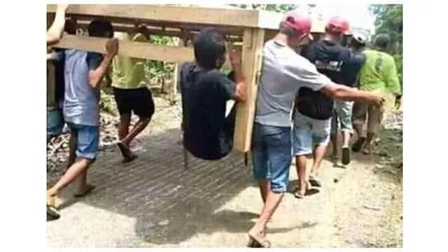 6 Kelakuan Bapak-Bapak Banyak Tingkah Ini Kocak, Tak Bisa Diam