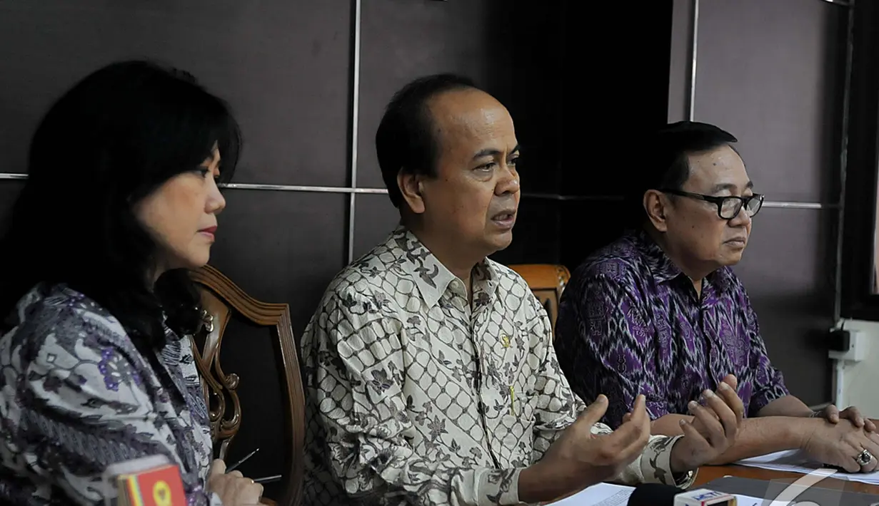 Komnas HAM menyesalkan bentrokan yang terjadi antara TNI dan Polri di Batam dalam keterangan persnya di Jakarta, Jumat (21/11/2014). (Liputan6.com/Johan Tallo)