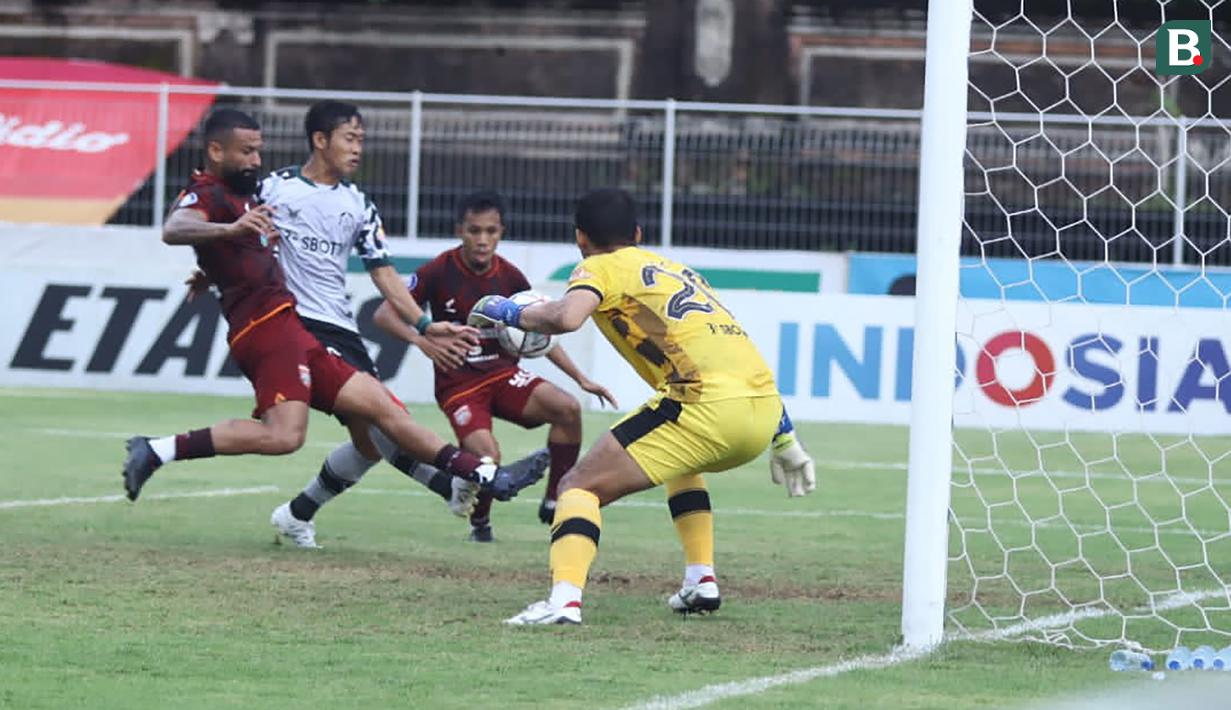 Borneo FC akhirnya mengemas tiga poin usai menang 2-0 lewat dua gol Francisco Torres di menit ke-26 dan menit ke-60. (Bola.com/Nandang Permana)