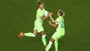 Pemain Wolfsburg, Alexandra Popp, melakukan selebrasi usai membobol gawang Lyon pada laga Liga Champions Wanita di Stadion Anoeta, Spanyol, Senin (31/8/2020). Lyon menang 3-1 atas Wolfsburg. (Sergo Perez/Pool via AP)