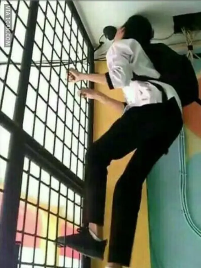 6 Kelakuan Murid Bak Kesurupan Ini Bikin Geleng Kepala