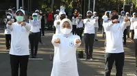 Menteri Ketenagakerjaan, Ida Fauziyah, secara resmi meluncurkan Senam Pekerja Sehat di Kawasan Berikat Nusantara (KBN) Marunda, Jakarta Utara, Selasa (25/8/2020). (Dok Kemnaker)