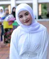 Masih berusia muda dengan kesibukan yang padat tak membuat Prilly Latuconsina lupa akan ibadah. Apalagi ia lahir dari keluarga yang religius, hal itu membuat Prilly jadi sosok agamis. (Deki Prayoga/Bintang.com)