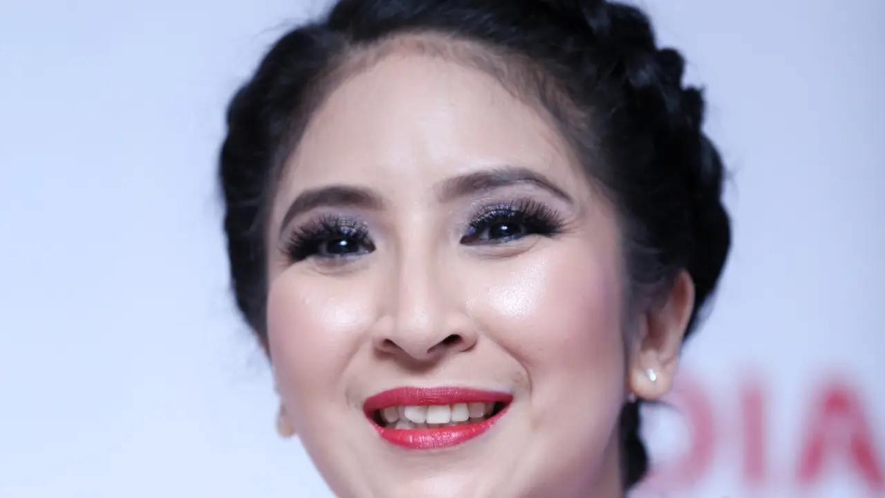 [Bintang] Novita Angie