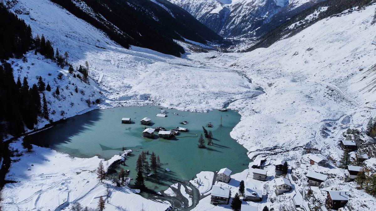 Lima Bulan Tertimbun Longsoran Es, Desa Blatten di Swiss Kembali Terlihat