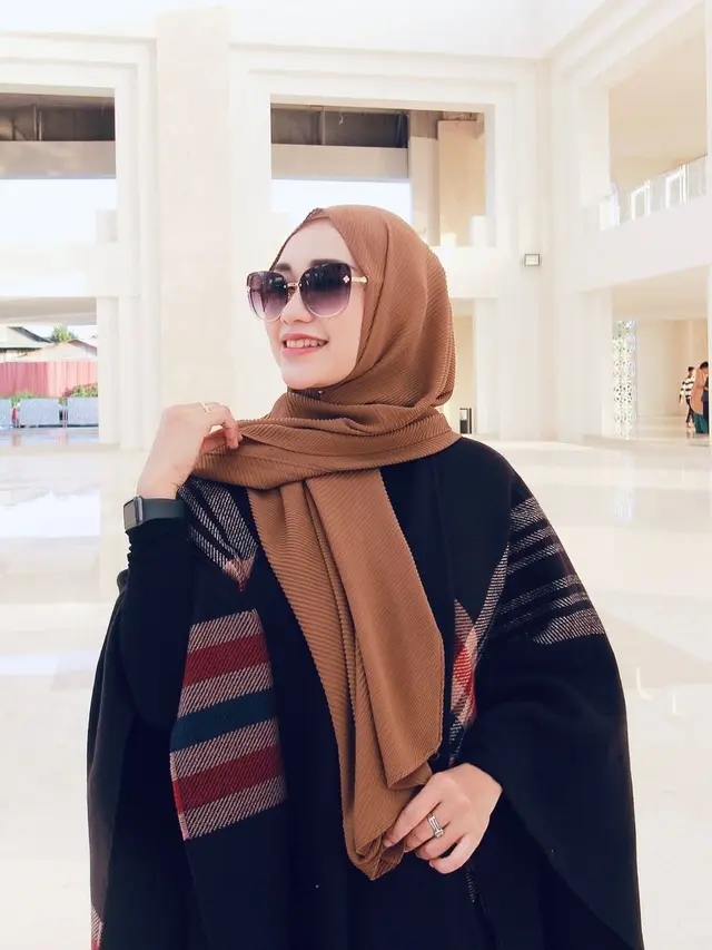 Septia Siregar, Istri Putra Siregar