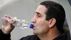 Sunderlnad's caretaker boss Ricky Sbragia drinks before their English Premier League football match against Hull City at The Kingston Communications Stadium in Hull, north-east England, on December 20, 2008. AFP PHOTO/PAUL ELLIS