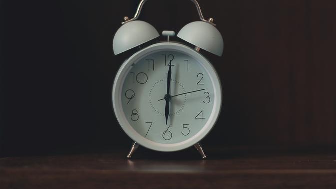 Ilustrasi Alarm Credit: pexels.com/Joseph