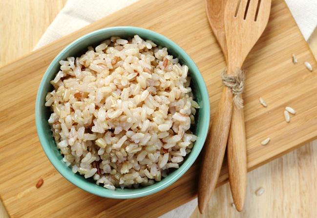 Nasi merah bisa jadi alternatif sarapan sehat dengan nasi/copyright cdn.com