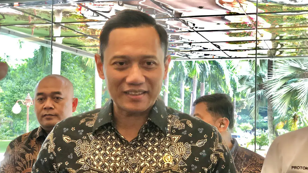 Menteri Agraria dan Tata Ruang/Kepala Badan Pertanahan Nasional (ATR/BPN), Agus Harimurti Yudhoyono (AHY) di Kantor Kementerian Koordinator Bidang Perekonomian, Jakarta, Senin (26/2/2024). (Tira/Liputan6.com)