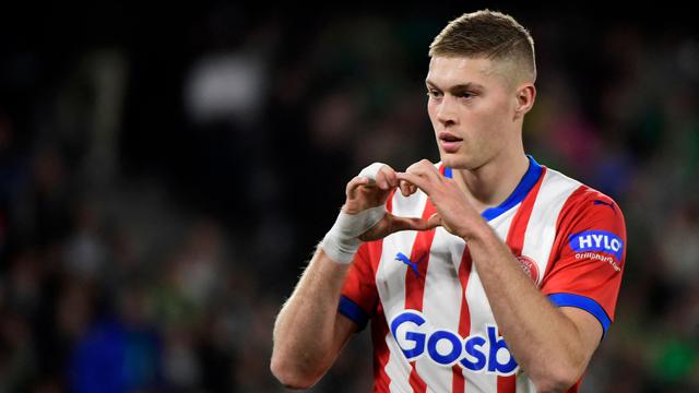 Foto: Real Madrid Curi Tiga Poin dengan 10 Pemain dan Rebut Posisi Puncak Klasemen Liga Spanyol dari Girona