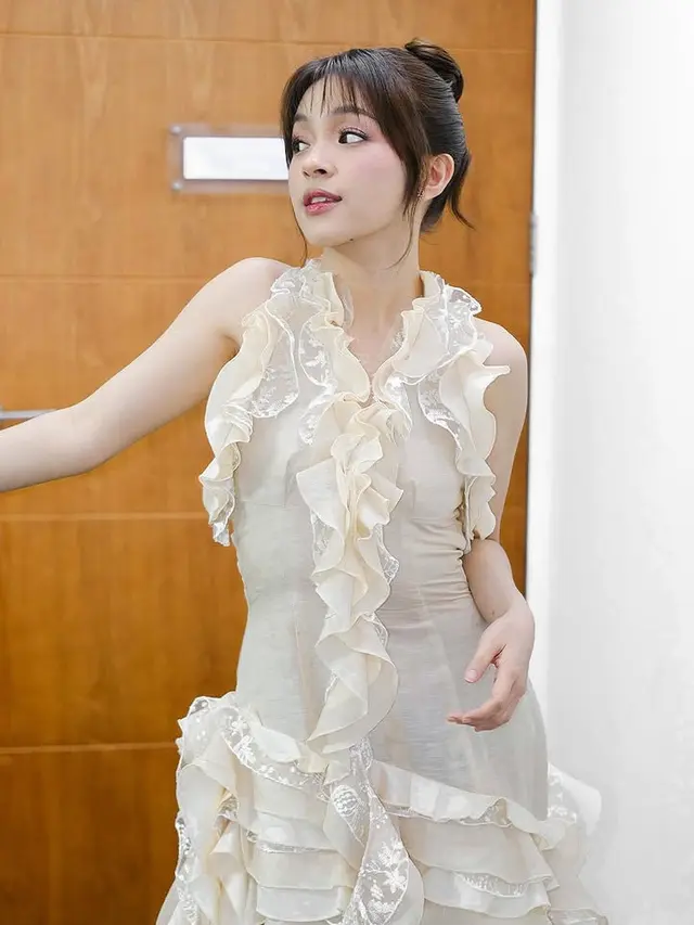 Tampilan Elsa Japasal saat Manggung. [@elsaajapasal]