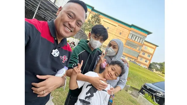 Sahabat Bunda Corla, Ini 6 Potret Terbaru Bemby Putuanda Pemeran Baron 'Si Yoyo'