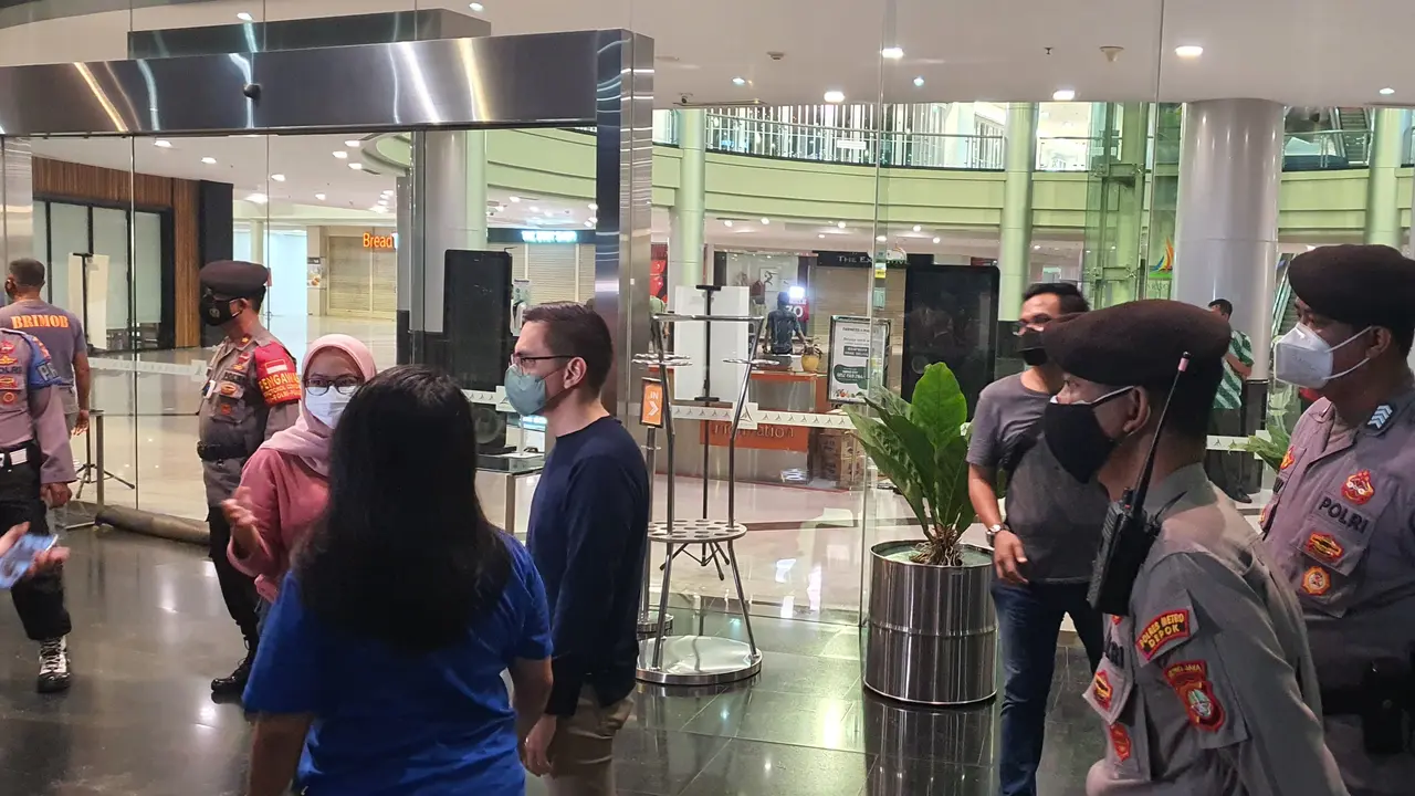Korban runtuhan Mal Margo City bertambah menjadi 11 orang.