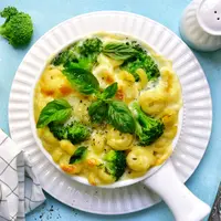 ilustrasi mac and cheese brokoli/Liliya Kandrashevich/Shutterstock