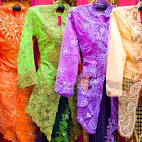 ilustrasi kebaya/Juriah Mosin/shutterstock.com