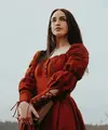 Ilustrasi perempuan cantik dan berkelas | copyright unsplash.com/Lance Reis