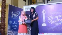 Peringati Hari Perempuan Internasional di bulan Maret, tiga wanita hebat asal Provinsi Banten, diberi penghargaan 'Tangcity Women Awards 2019'. Mereka adalah para penggerak dibidang sosial, wirausaha dan juga pendidikan.