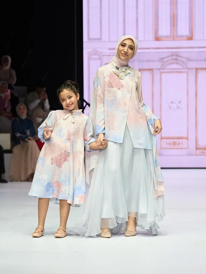 Klamby Tampilkan Koleksi Baju Lebaran Bertabur Bunga hingga Bawa Gebrakan Baru di PIFW 2024