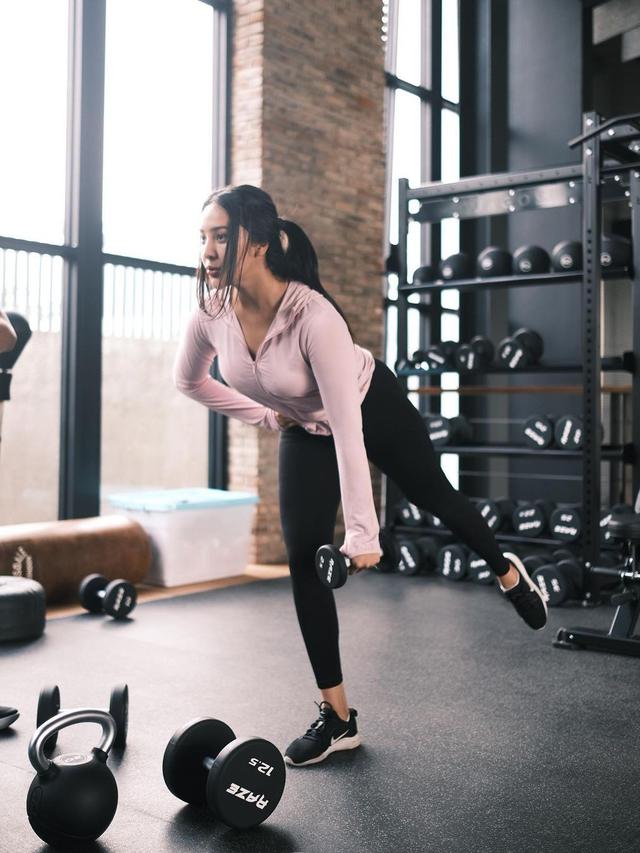 Buka Lowongan Partner Sport, Ini 7 Potret Olahraga yang Ditekuni Anya Geraldine