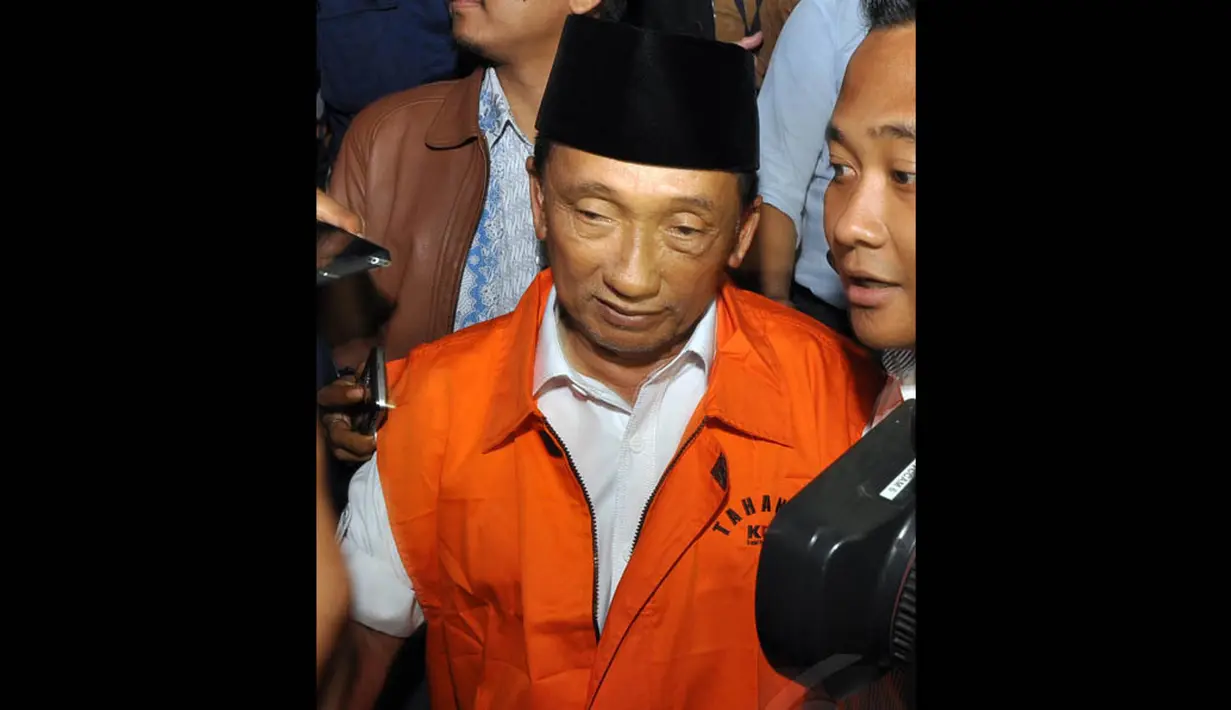 Ketua DPRD Kabupaten Bangkalan, Fuad Amin Imron ditahan di Rutan POMDAM Jaya Guntur Jakarta Selatan, Selasa (2/12/2014). (Liputan6.com/Miftahul Hayat)