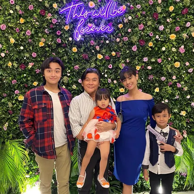 Beda Usia 31 Tahun, Ini 6 Potret Willy Dozan dan Istri dari Pernikahan Keempat