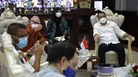 Wali Kota Surabaya Eri Cahyadi bertemu Dubes Prancis dan rombongan. (Dian Kurniawan/Liputan6.com)
