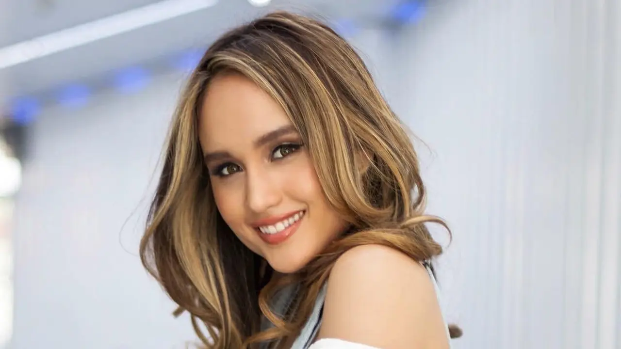 Cinta Laura