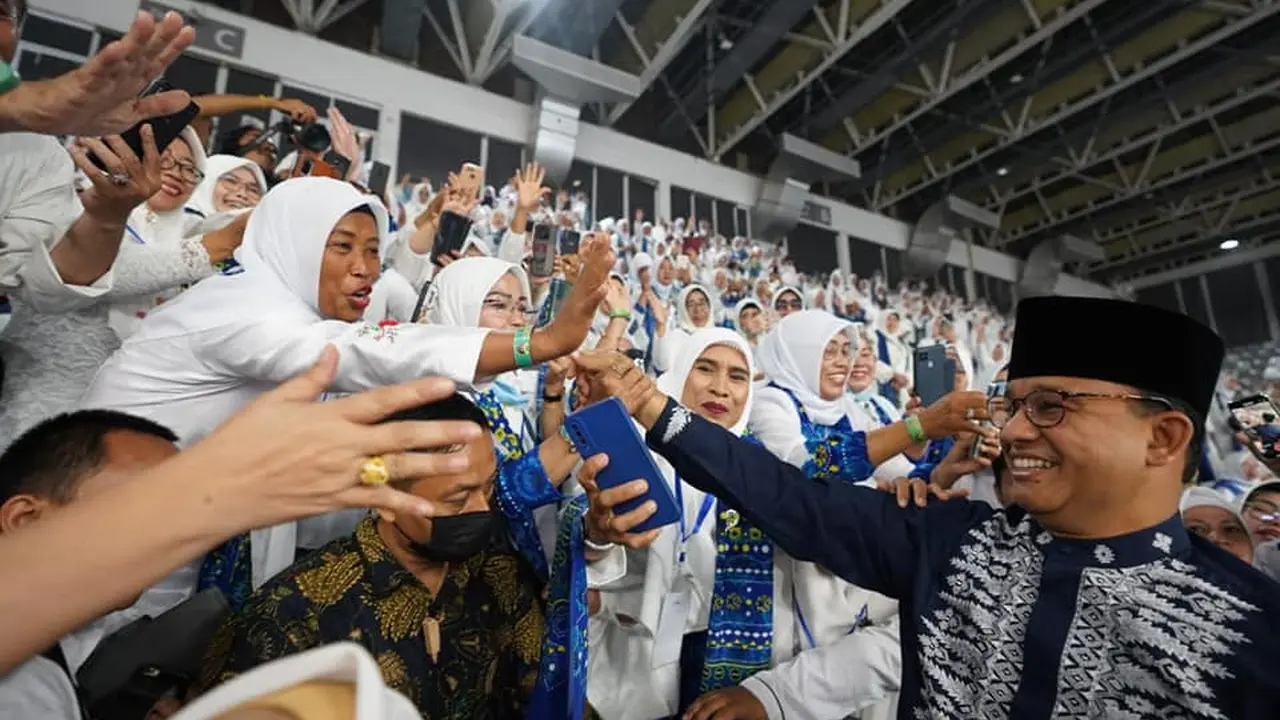 Anies Baswedan saat hadir dalam Tasyakur Milad ke-42 Badan Kontak Majelis Taklim (BKMT) di Istora Senayan. (Istimewa)