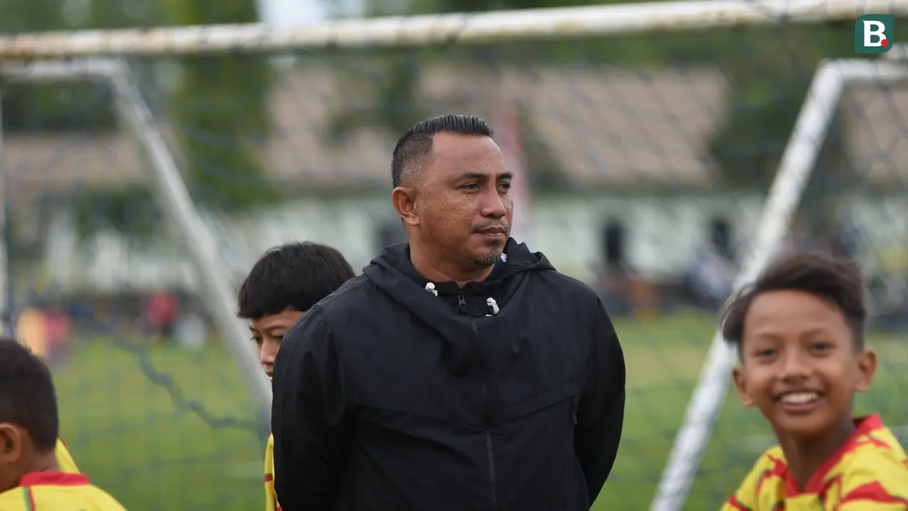FOTO Firman Utina dan anak didik akademinya
