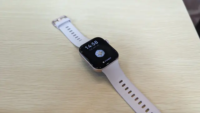 Huawei Watch Fit 3 memiliki bentuk kotak dengan desain yang mirip dengan Apple Watch (Liputan6.com/ Agustin Setyo wardani)