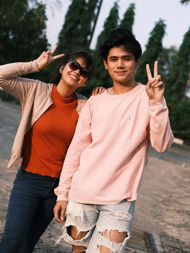 6 Potret Kebersamaan Para Pemain Miniseri Magic in Love SCTV