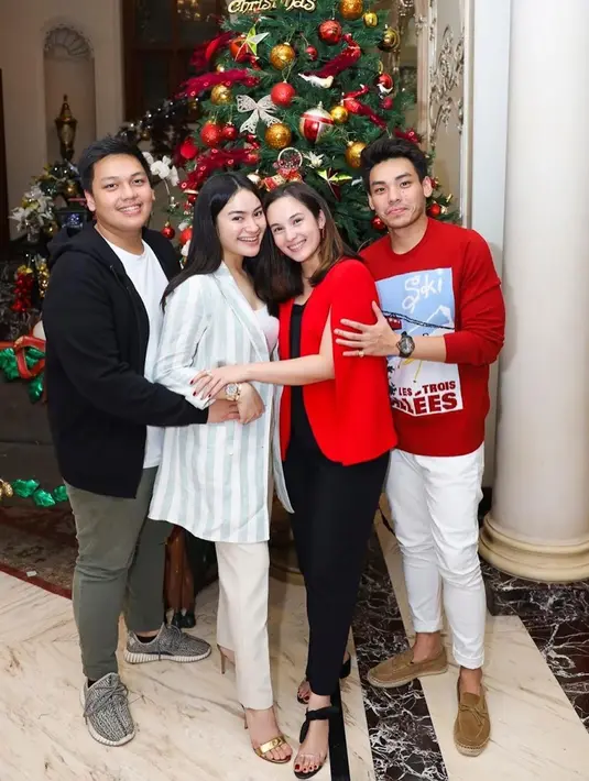 Chelsea Islan dan Rob Clinton Kardinal (Instagram/elizabethkardinal)