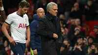 Tergila-gila, Nenek Ini Penuhi Badannya dengan 38 Tato Jose Mourinho