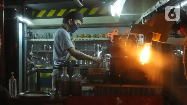 FOTO: Kafe Berkonsep Metromini Hadir di Bekasi