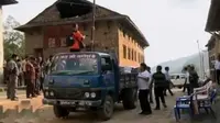 Bantuan BNPB RI Disambut Antusias Warga Desa Cithlang Nepal
