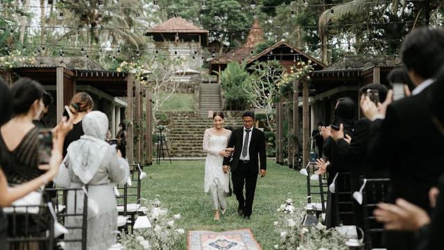 Kenya Nindia Elsa menikah pada 22-02-2022 (Foto: Instagram/@kenyanind/malongstudios)