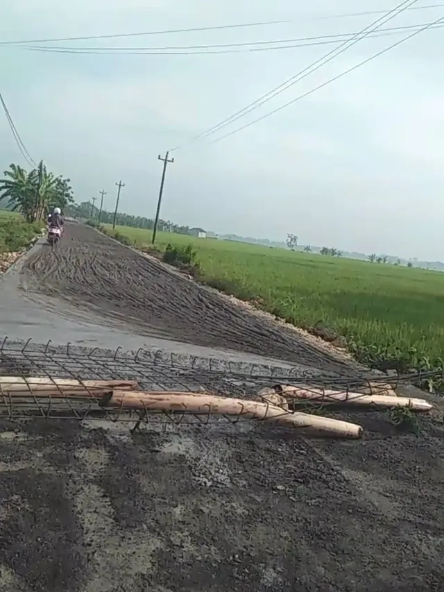 Jalan Baru Diterjang Motor