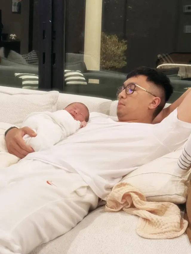 6 Potret Haru Keluarga Nikita Willy dan Indra Priawan Rayakan Kelahiran Anak Kedua  (credit: instagram.com/nikitawillyofficial94).