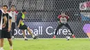 Sebelum berlatih, seluruh pemain timnas Indonesia menjalani sesi pemanasan dengan cukup serius. (Liputan6.com/Angga Yuniar)